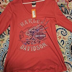 New with tag Women's Harley-Davidson long sleeve shirt. Size XL. Red
